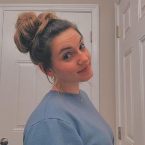 Meet your Posher, Kayla